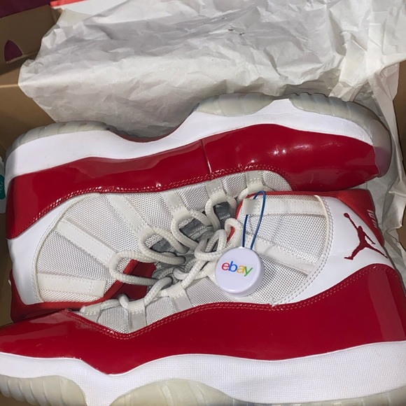 Jordan 11 cherry - Picture 1 of 12